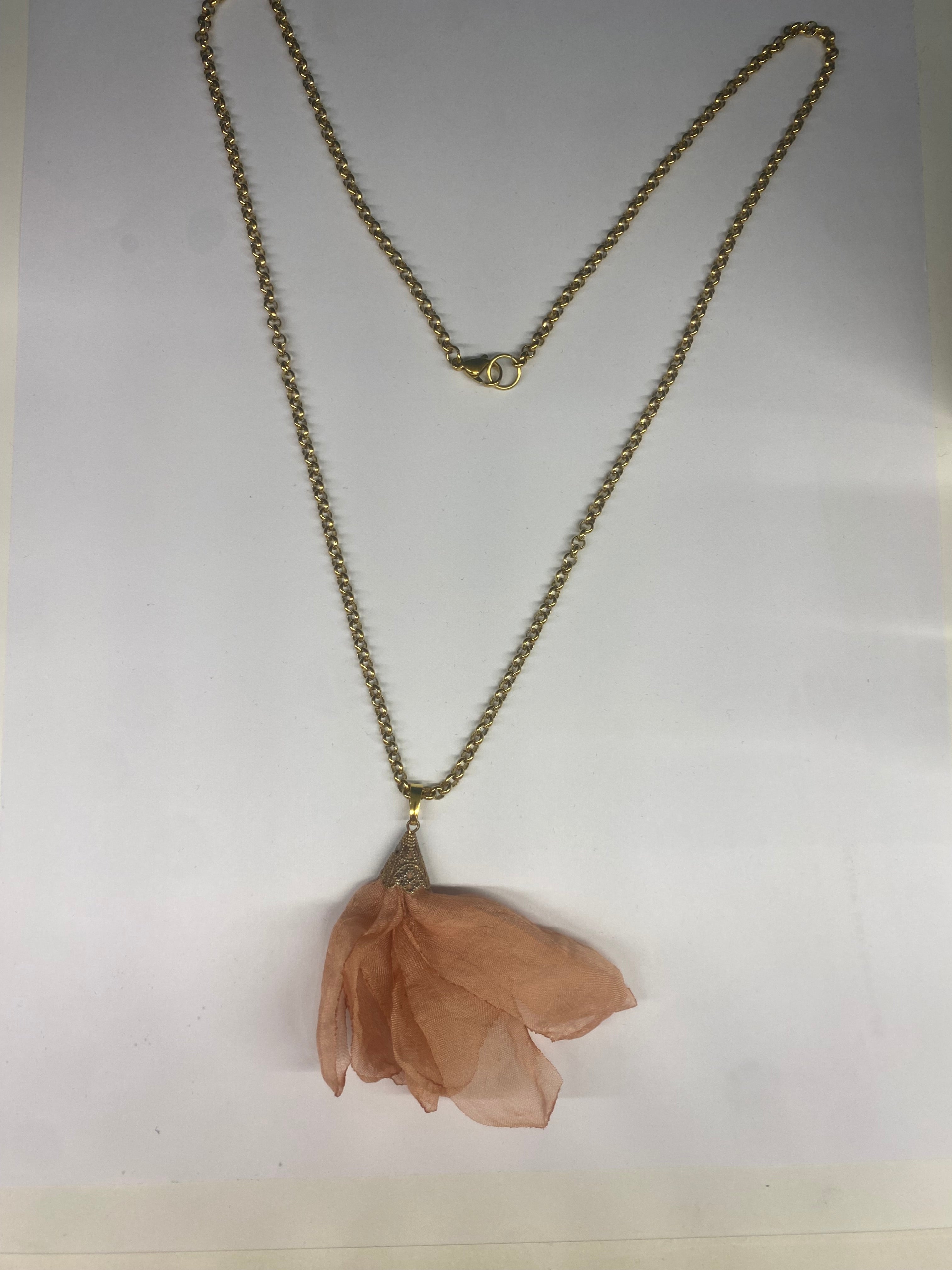 Collana con Fiore Pesca