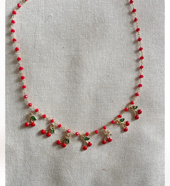 Collana in ottone con pendenti ciliegie